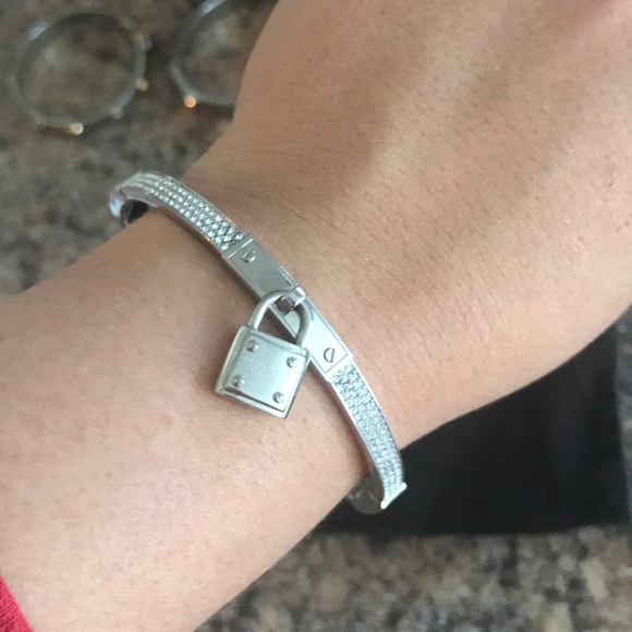 Michael Kors Cuff with lock - Picture 3 of 3